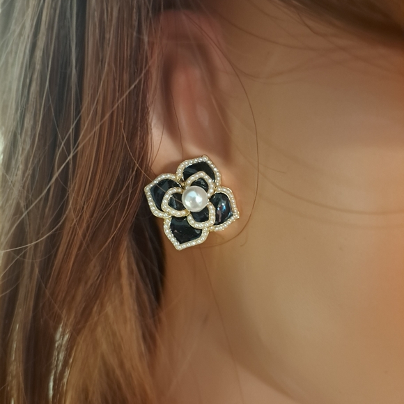 Earrings - Picture 5 of 5